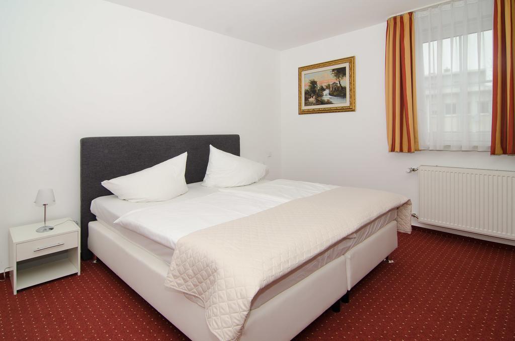 Hotel -Restaurant Taormina Birkenfeld  Eksteriør billede